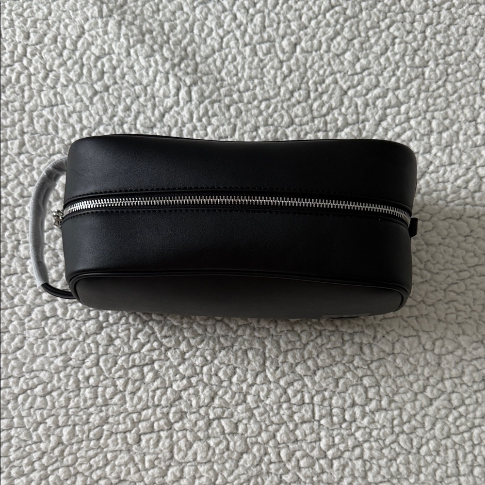 Elegant Black Men's Toiletry Bag